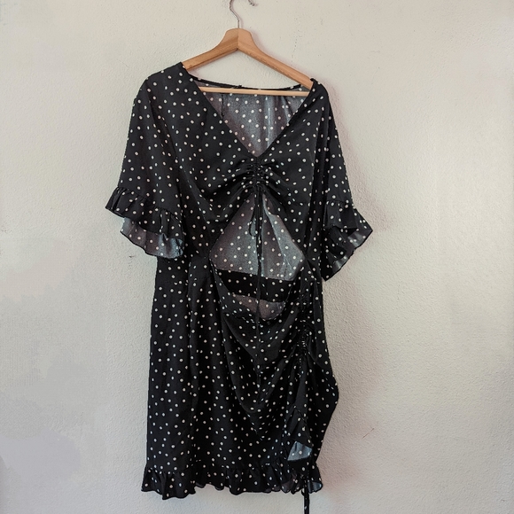 PrettyLittleThing Ruched Polka Dot Bodycon Dress - Picture 2 of 9